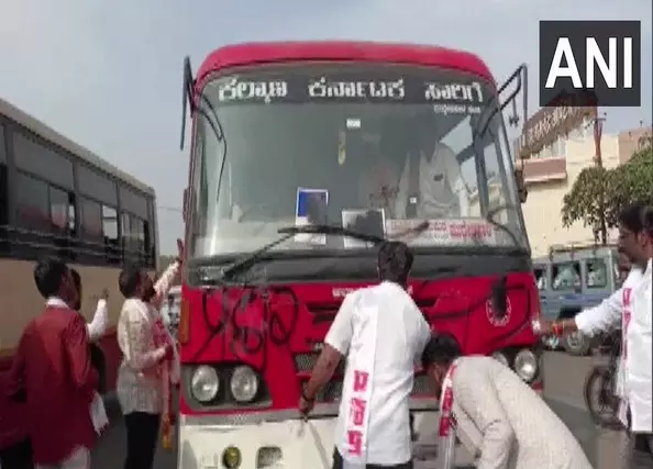 Maharashtra considers deploying security in buses to Karnataka amid border tensions