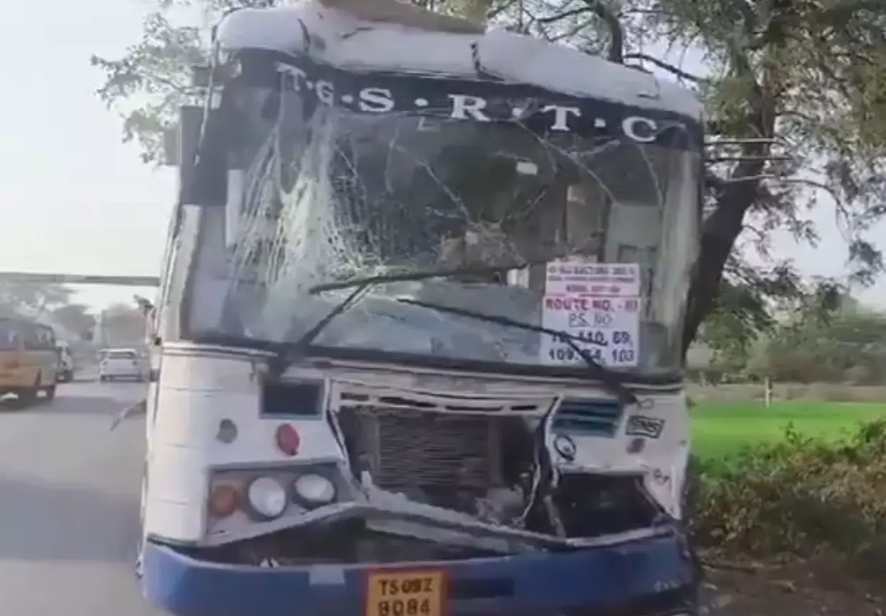 Karimnagar: 20 Injured in Bus Accident