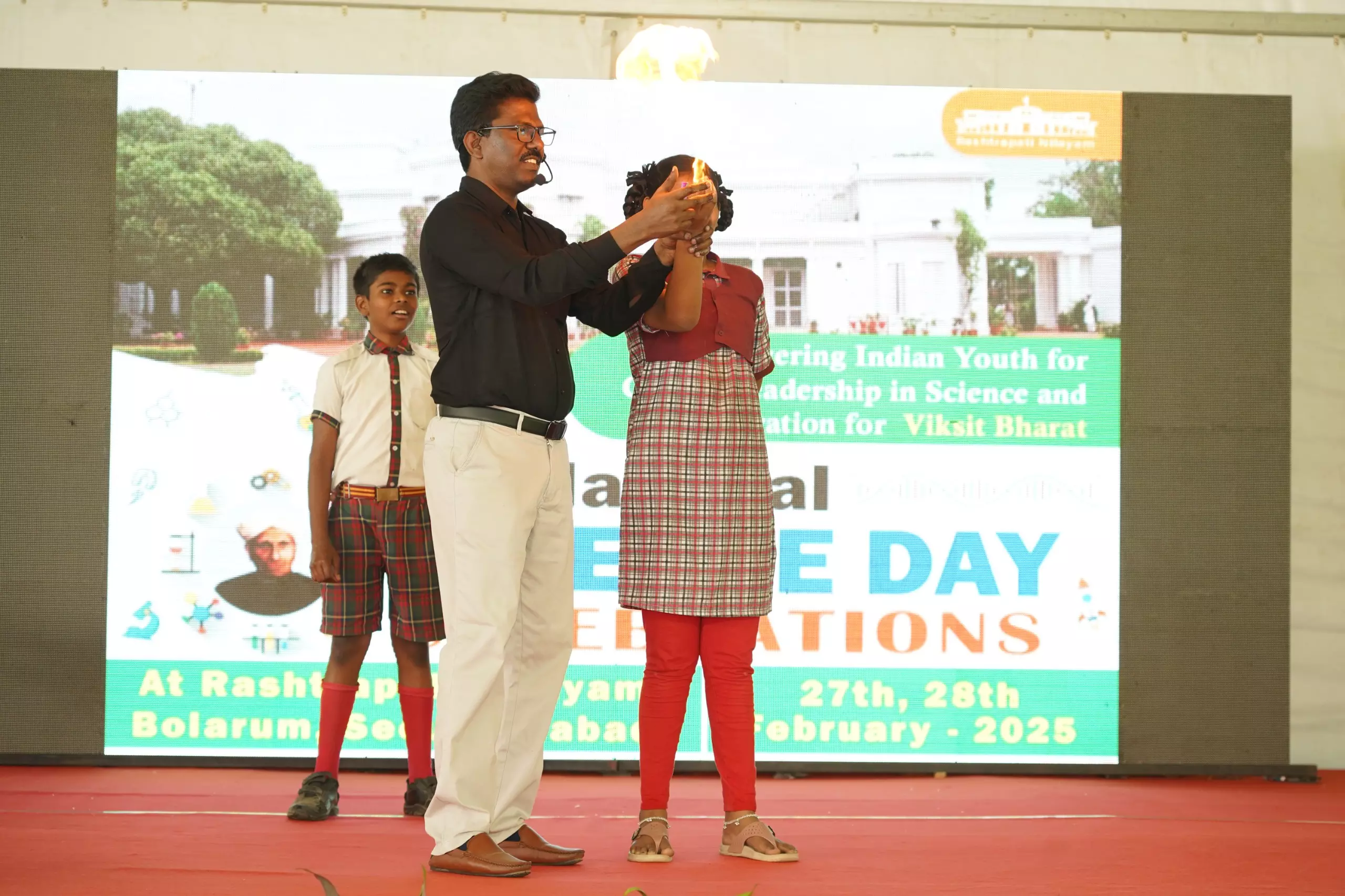 Students Celebrate National Science Day at Rashtrapati Nilayam