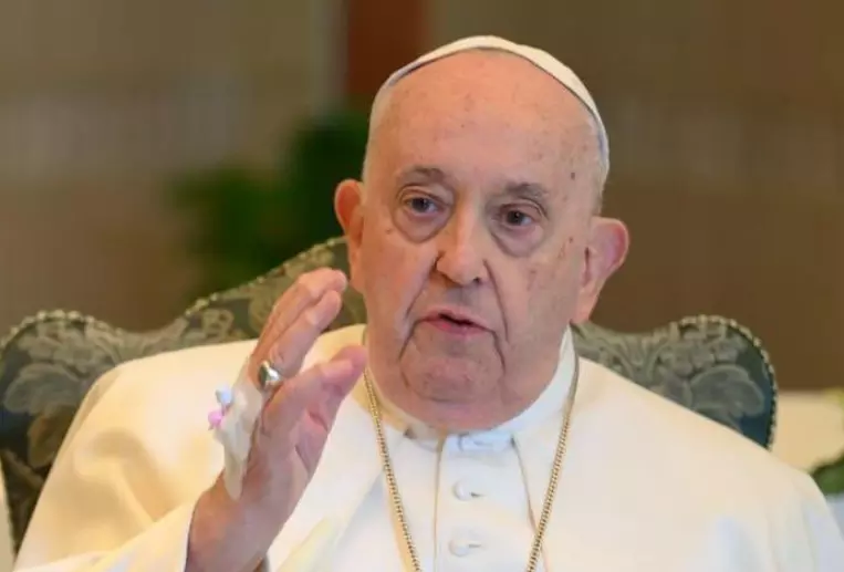 Ailing Pope Suffers Breathing Crisis, Vatican Says