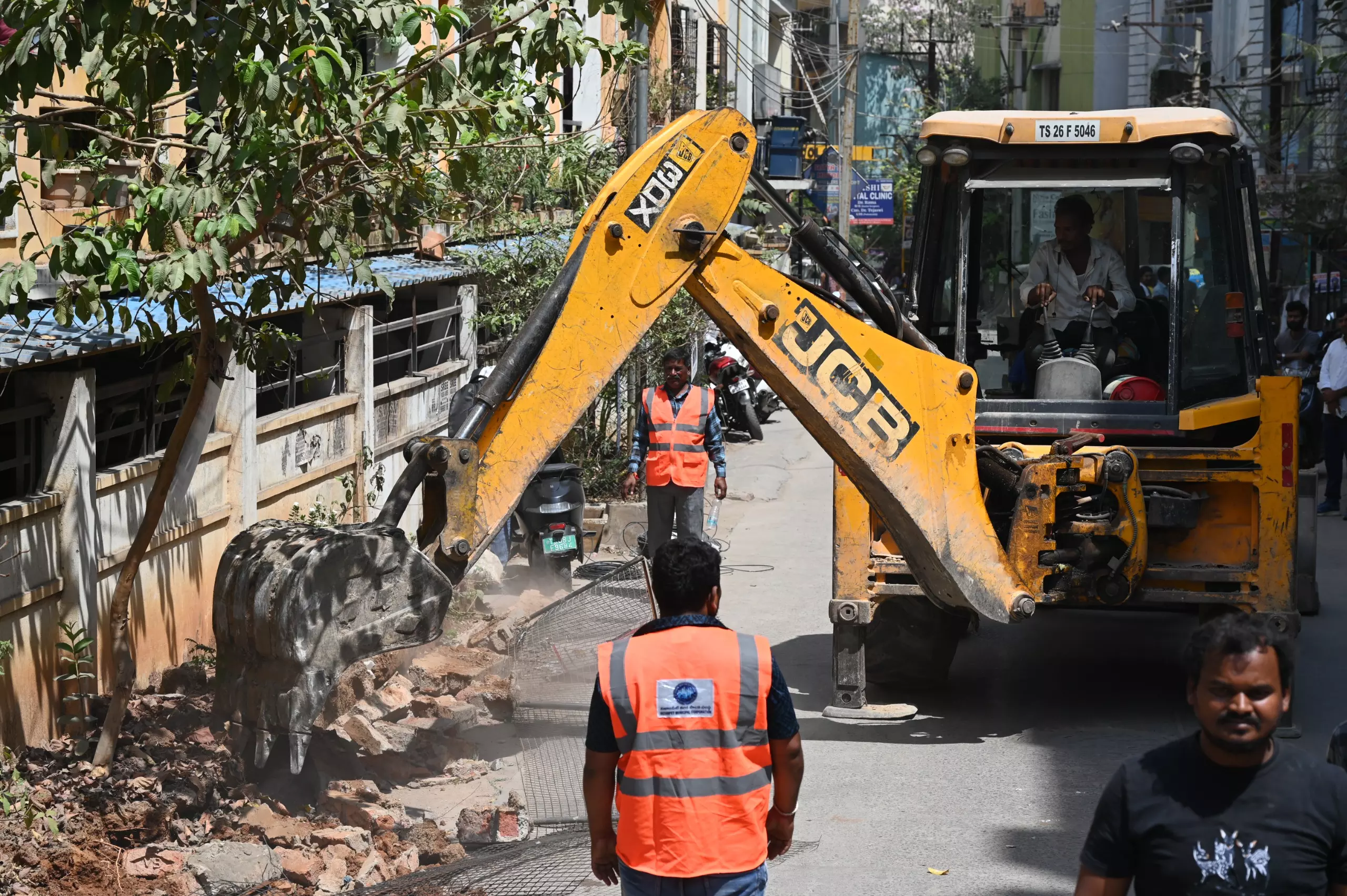 HYDRAA Clears Encroachments in Nizampet