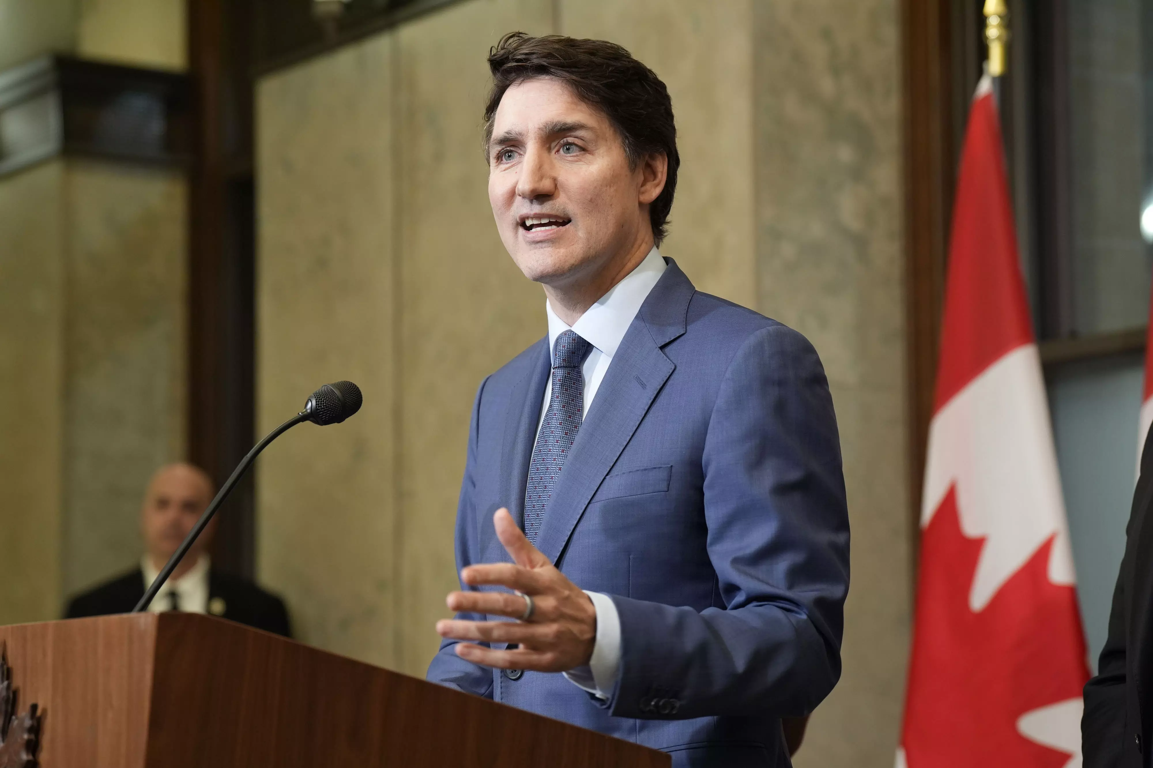 Trudeau slams Trump for starting a trade war with Canada while appeasing Putin