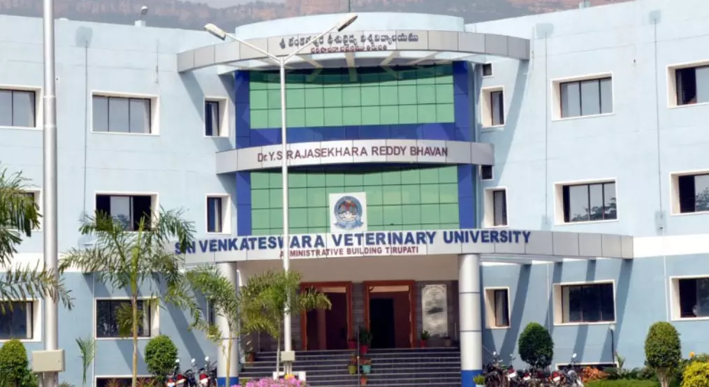 Students intensify strike at SVVU, lock university gates