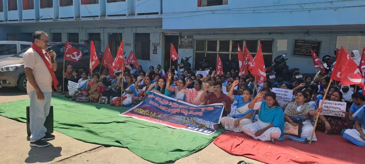 ASHA workers protest GPS tracking, low wages