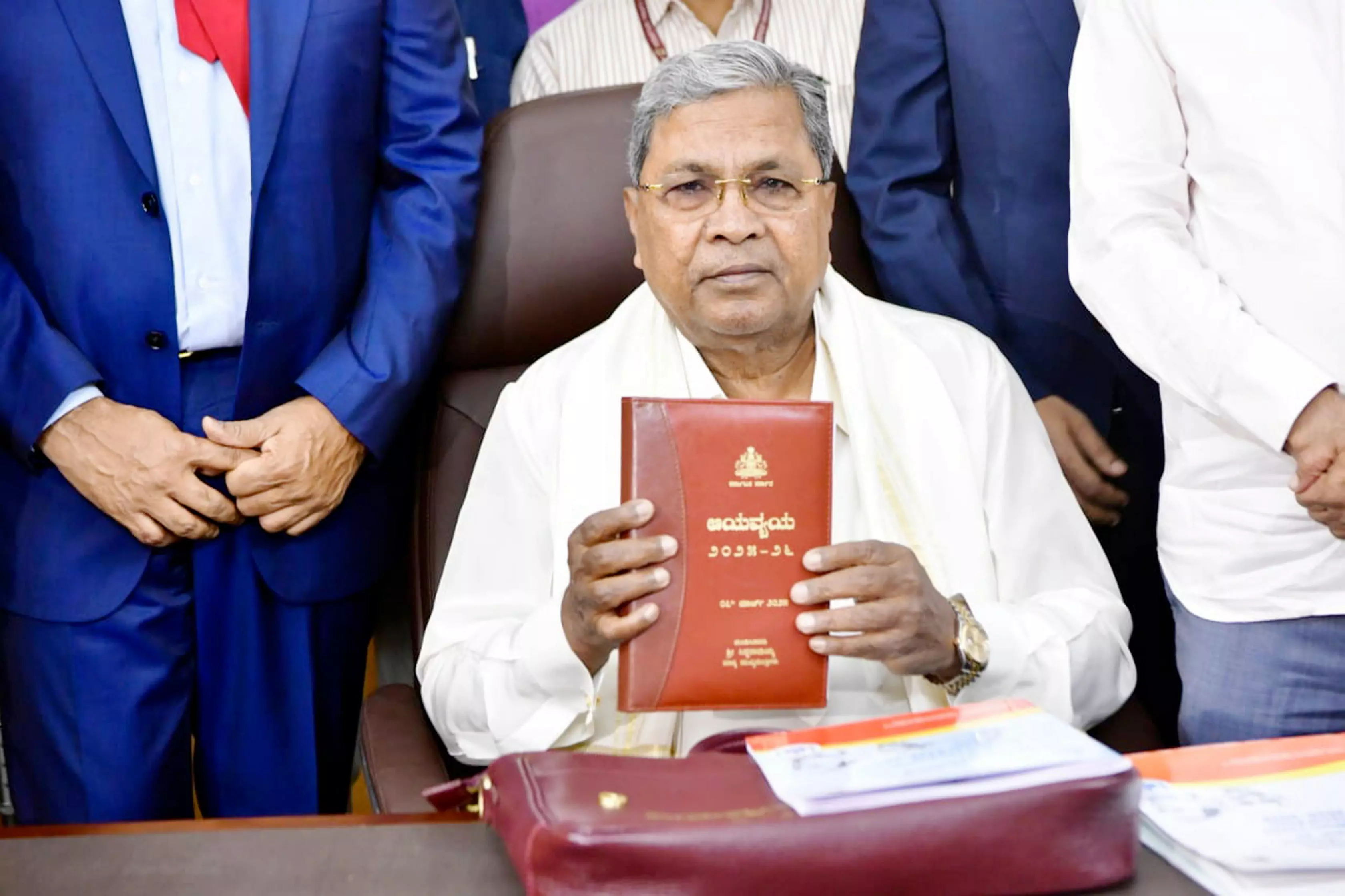 Karnataka CM Siddaramaiah presents state Budget