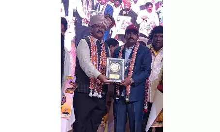 Pawar Mohan Naik Gets Sant Sevalal Award