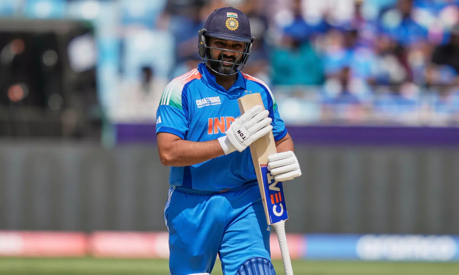 India veteran questions Congress leader for controversial comments on Rohit Sharma