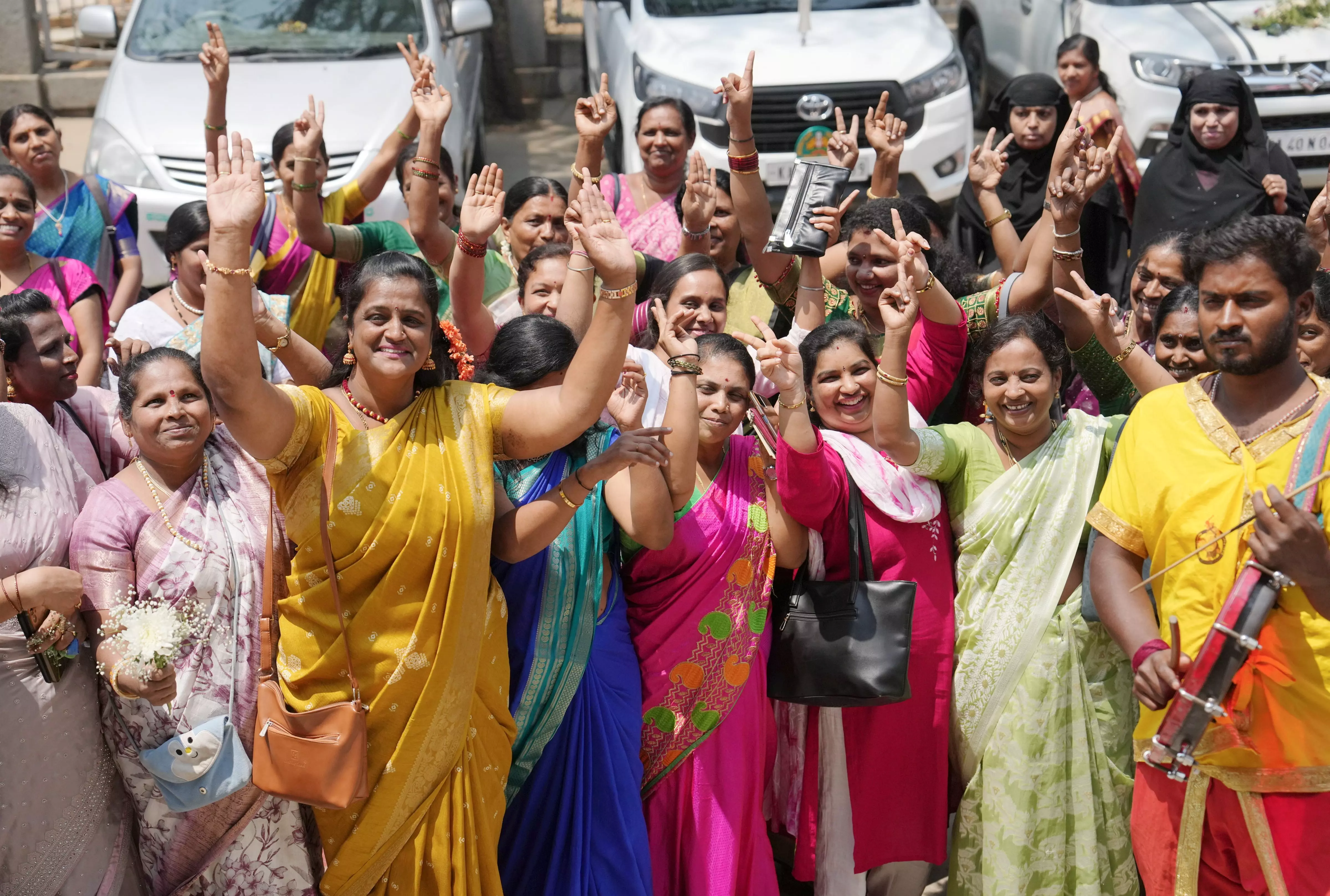 Andhra leaders extend Women's Day greetings