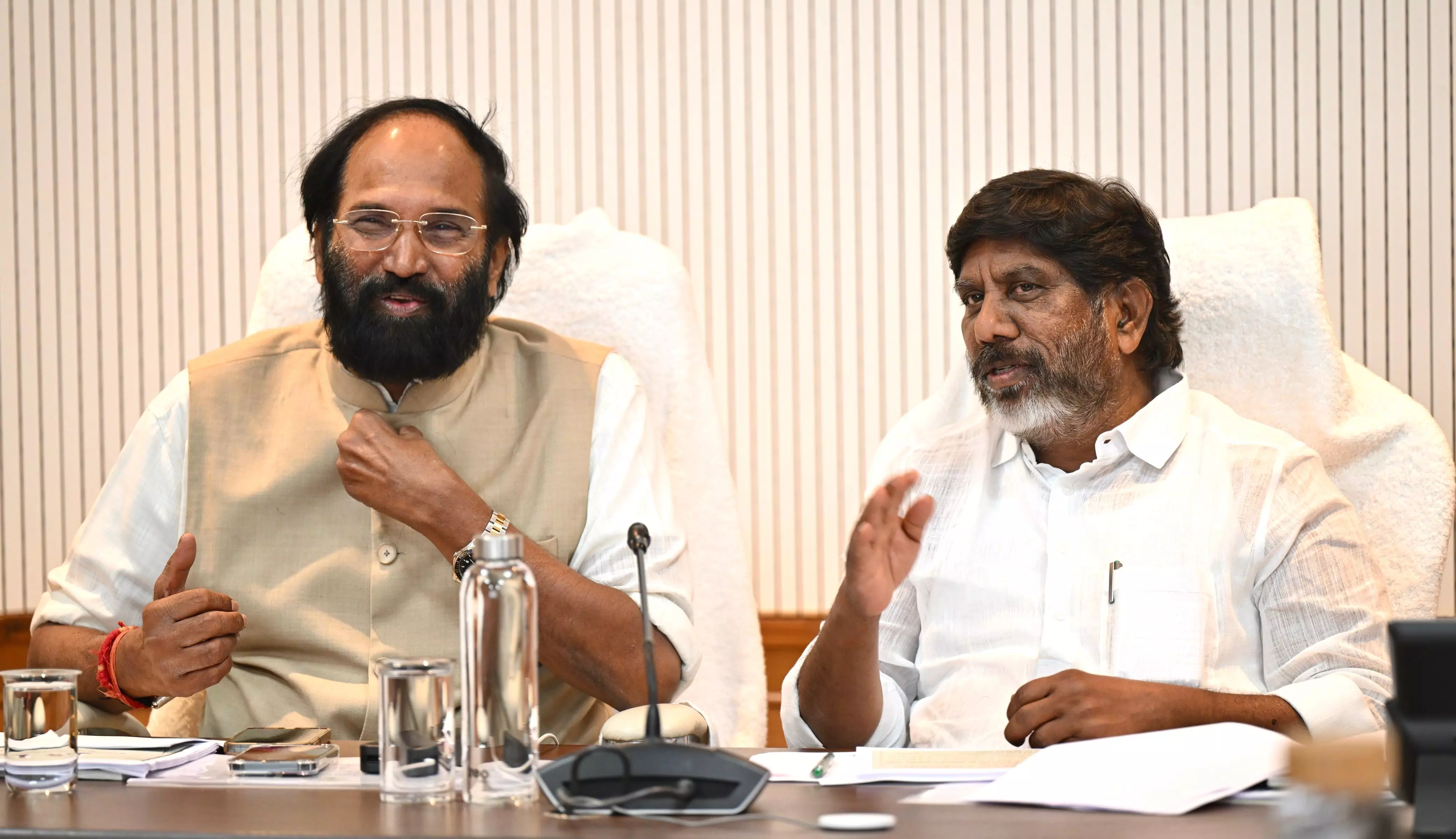 Telangana ministers promise protection of crops