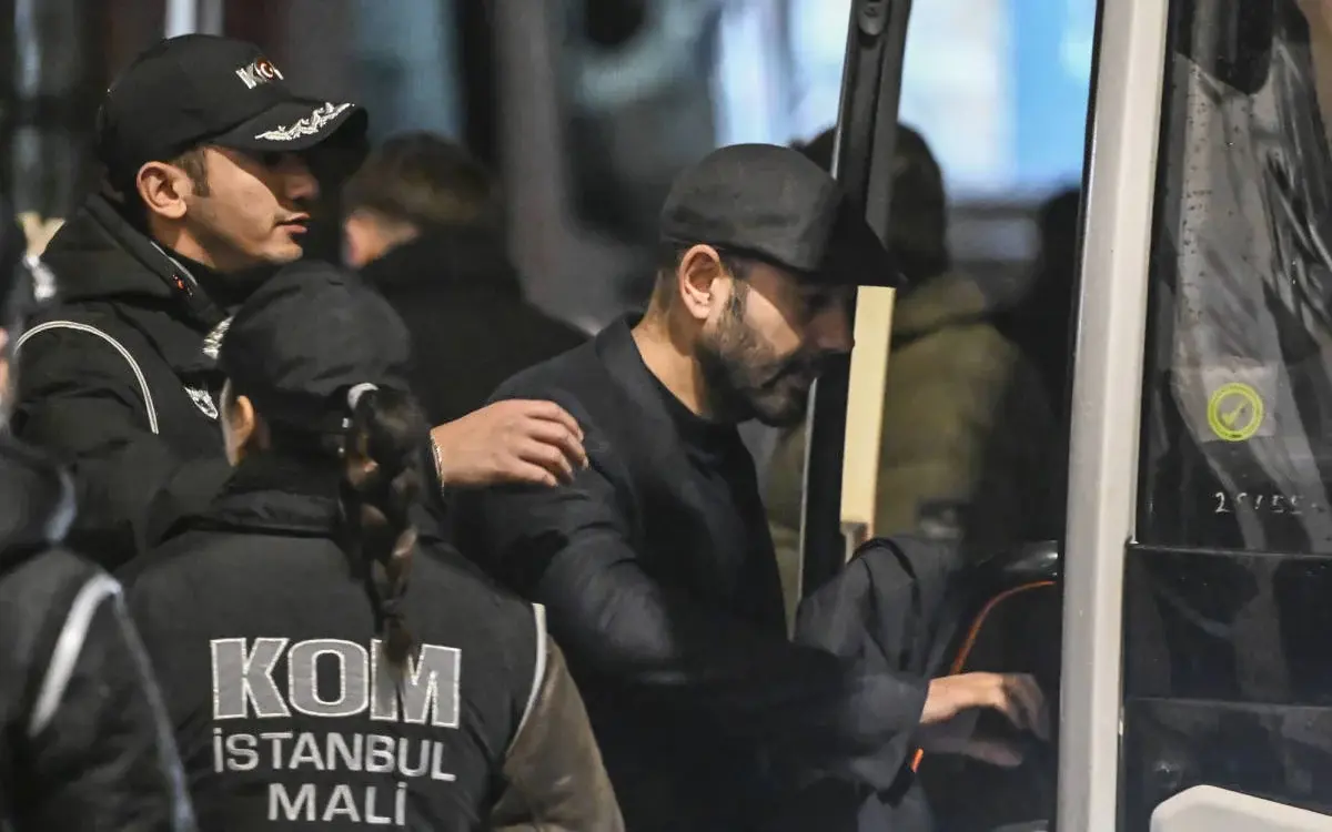 Rıza Akpolat brought to Court House