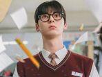 Hwang Minhyun Tampil Berbeda dan Menarik Perhatian dalam Drama Study Group