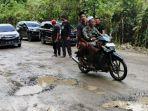 Jalan Beureunun-Tangse Pidie Rusak, Warga Harap Pembangunannya Tidak Terhambat Efisiensi Anggaran