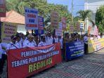 Apdesi Demo di Kantor DPMG Aceh, Harap UU Desa Diterapkan di Aceh, Masa Jabatan Keuchik Jadi 8 Tahun