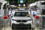 China's automakers accelerate chip push amid US curbs