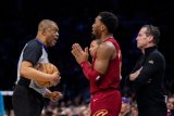 NBA: Cavaliers withstand last-ditch rally from Hornets for win