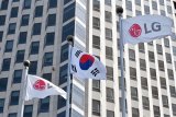 Trump's victory raises stakes for South Korean display makers