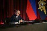 Путин призвал как можно быстрее принять новую концепцию миграционной политики