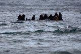 8 dead as migrant boat sinks off Greek island