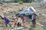 At least 76 killed as Storm Trami batters the Philippines