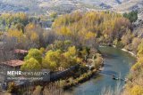 Beautiful scenery of Zayandeh Rud nature in autumn