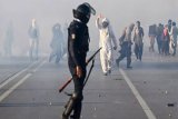 At least six dead in Pakistan as ex-protesters reach capital