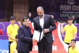 Hamed Haddadi thrilled in his retirement ceremony