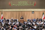 Leader highlights Quran's guidance on treating arrogant powers