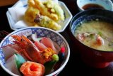 More Japan ryokans urge guests to eat out due to staff shortage