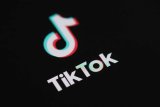 TikTok notifies US users of shutdown as Trump seeks last-ditch solution