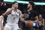 NBA: Nets turn back fourth-quarter rally to beat Bucks