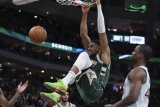 NBA: Giannis Antetokounmpo breaks Bucks' double-double mark vs. Spurs