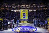 NBA: Andre Iguodala has number retired by Warriors