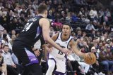 NBA: Kings kick off road trip with victory over Jazz