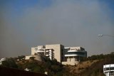 Braced with fire defenses, Getty art center faces LA flames