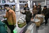 Mind the wage gap: China's subway farmers highlight inequality