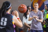 Sabrina Ionescu makes impact–not just 3s–in Manila return