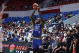 PBA: Ricardo Ratliffe plays big on both ends as Magnolia moves on