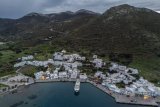 Quakes leave Greek tourist island suffering an anxiety virus