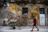 'You need to be happy': graffiti encourages Cuban self-reflection