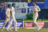 Australia dominate as Sri Lanka reach 229-9 in second Test