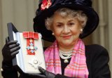 Joan Plowright, UK film and theater legend, dies at 95