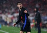 Barcelona's Pedri extends contact to 2030