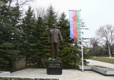 Azerbaijan's FM visits Heydar Aliyev monument in Belgrade