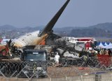 В Южной Корее объявили недельный траур из-за крушения "боинга" Jeju Air