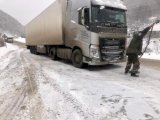 ГУОБДД обвинил водителей фур в том, что из-за них образуются пробки на Тоо-Ашуу