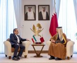 Iranian, Qatari FMs cross paths to discuss topical matters