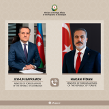 Azerbaijani, Turkish FMs discuss recent tragic fire in Bolu province