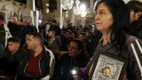 Hundreds of Syrian Christians protest burning of Christmas tree