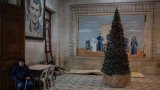 Christmas tree burning ignites protests across Syria (VIDEO)