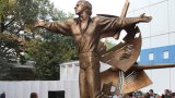 Ukrainian city dismantles monument to iconic Soviet poet & singer